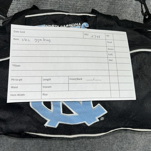 Borsa da palestra UNC Tarheels nera 21" larghezza 13" altezza tenuta a mano e spallacci - Foto 10 di 10