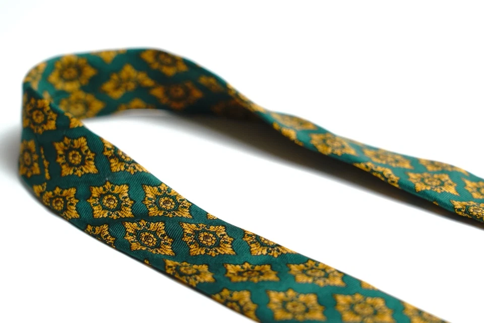 Corbata GIANFRANCO FERRÉ Cuello Rayas Hecha en Italia Verde 100% Seda Foto 4 de 4