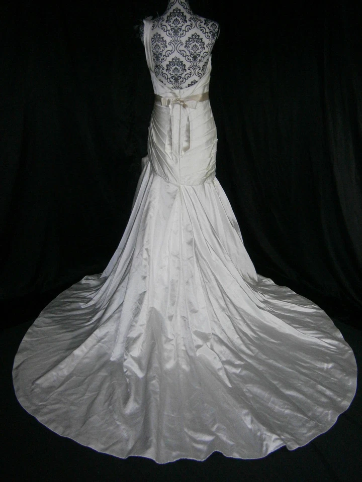 Свадебное платье Lazaro 3110 Amanda на одно плечо с облегающим верхом и широкой юбкой жемчуг 10 атласный шелк - Изображение 3 из 4