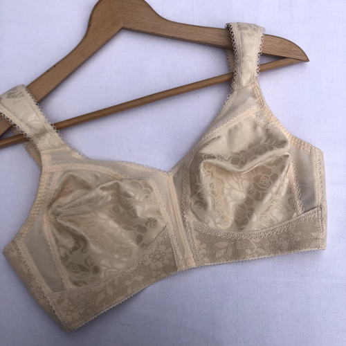 EUC Playtex US 36C 18-Hr Ultimate Shoulder Comfort Wireless Full Cup 4693 Beige