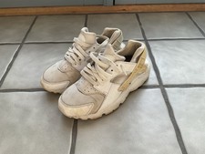 Nike Air Huarache Triple White Size 6Y US
