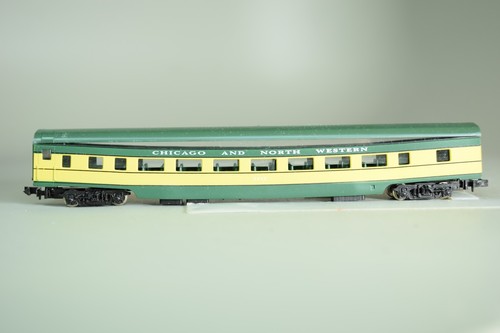VAGÓN DE PASAJEROS CON COR 92072 ESCALA N CNW CHICAGO NORTH WESTERN COACH FUNDIDO | Zustand: Used