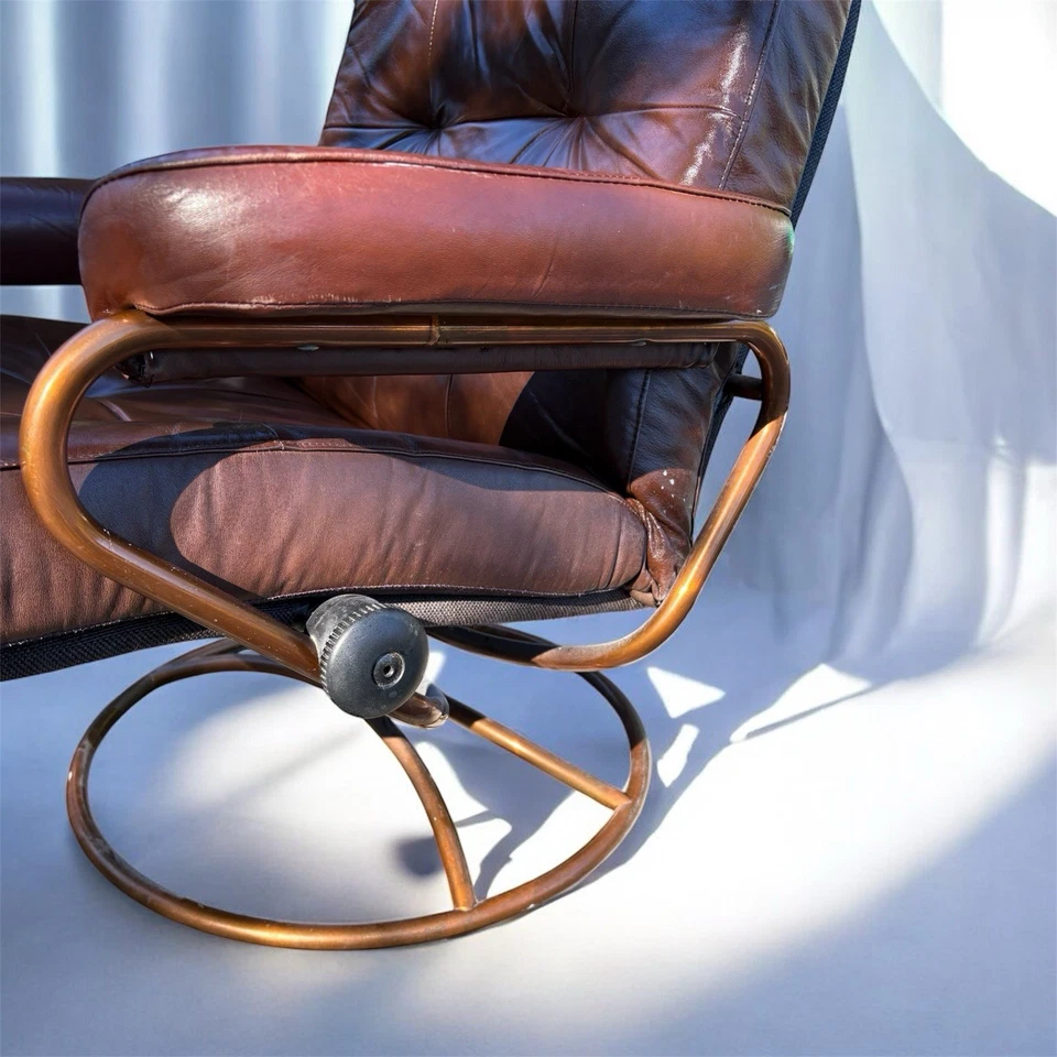 Scandinavian Modern Ekornes Stressless Recliner with Ottoman Brown Leather - Image 3 of 4
