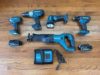 MAKITA 18V 5 TOOL COMBO KIT WITH 2 BATTERIES AND CHARGER