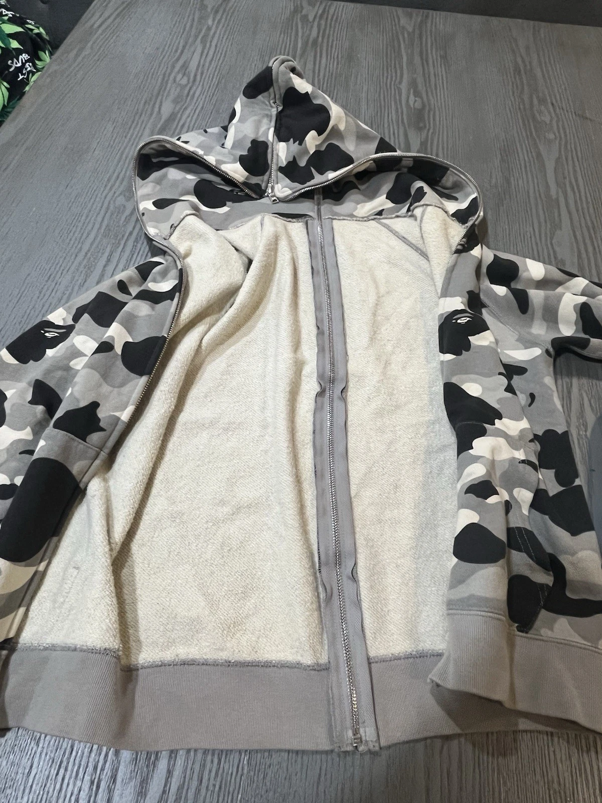 A BATHING APE (BAPE) Felpa con cappuccio OG grigia mimetica Bape