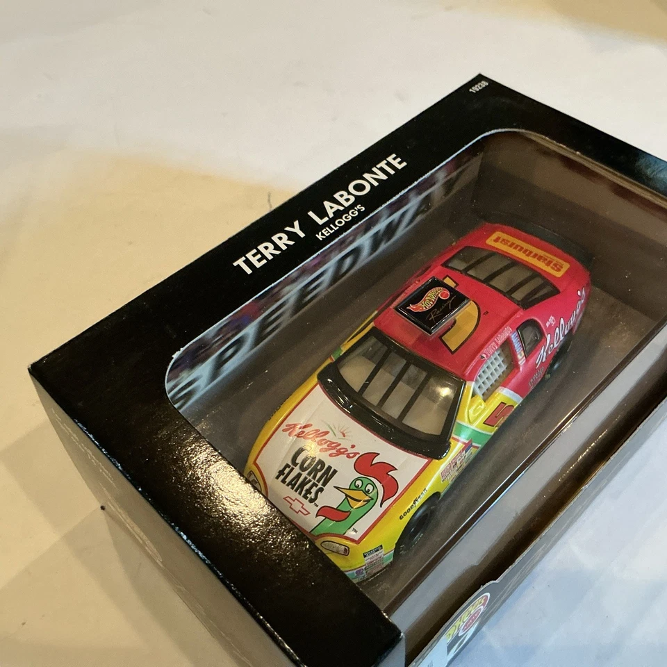 1997 Hot Wheels Pro Racing Terry Labonte #5 Kellogg's 1:43 Scale Diecast - Image 2 of 3