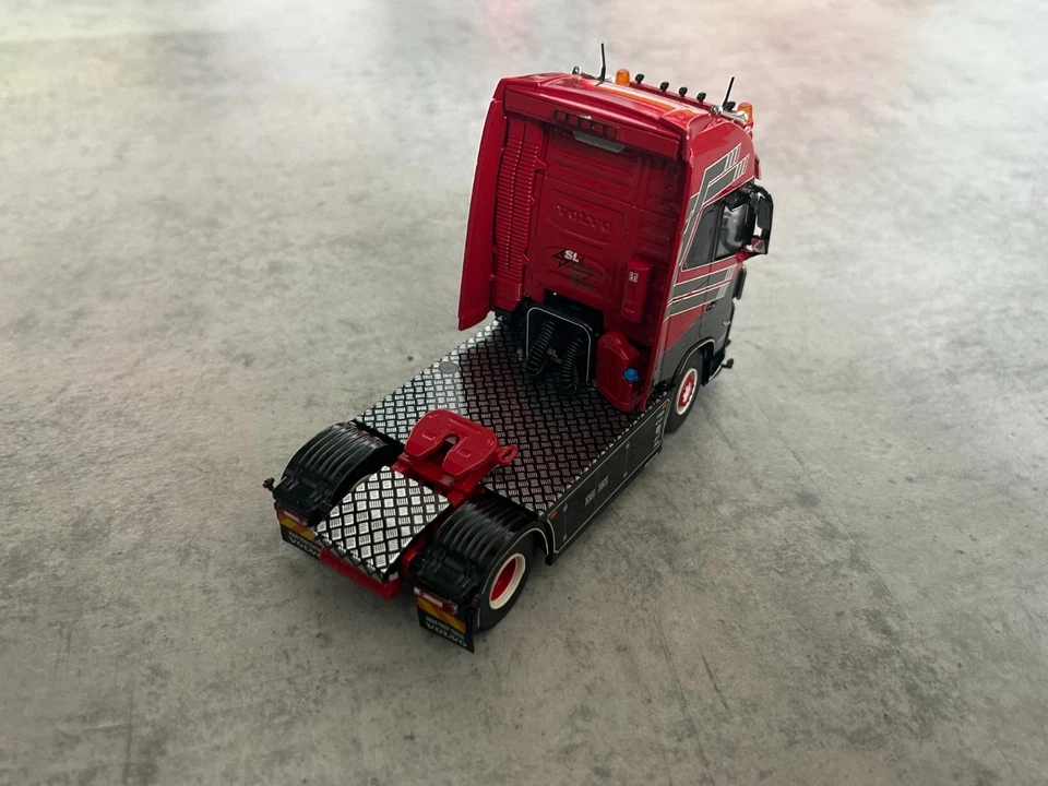 Tekno 1:50 SL Logistics Volvo FH04 - Immagine 3 di 4