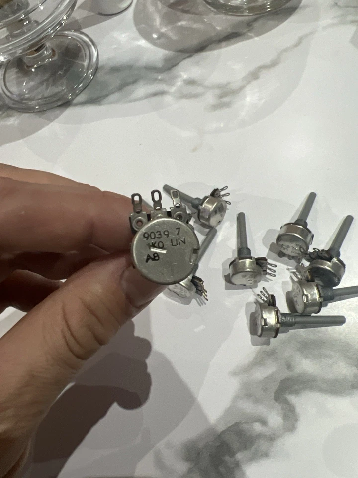 10x Potentiometer AB 10K LIN 9039 7 – Linear Drehwiderstand 10kΩ  - Bild 2 von 3