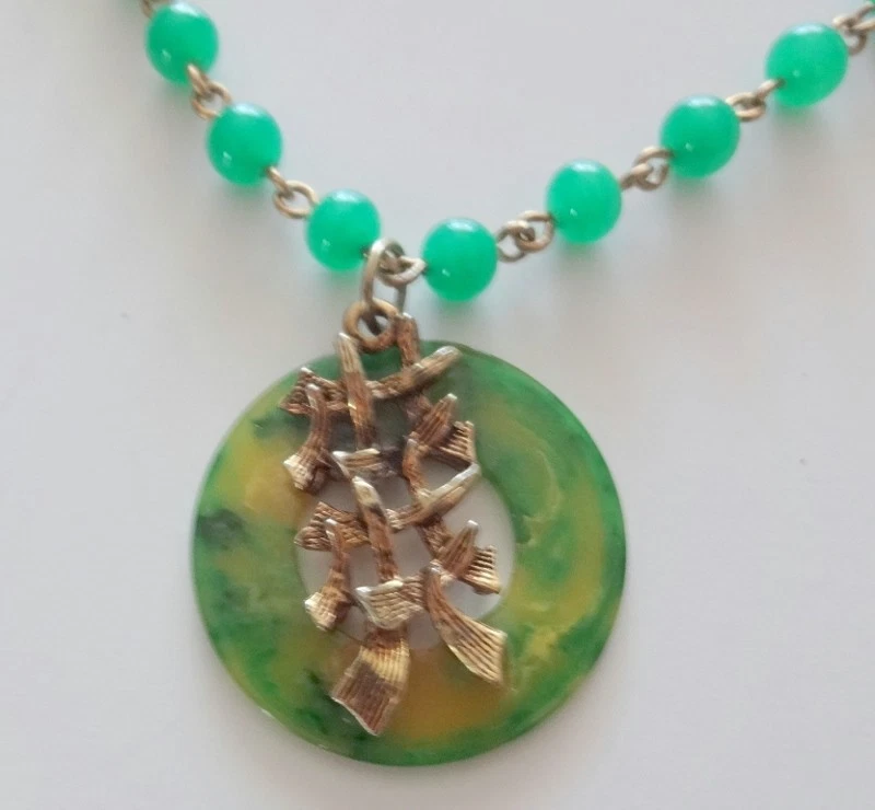 Collar Colgante Vintage China Plástico Temprano BAQUELITA Imitación Jade Vidrio Pekín Foto 2 de 4