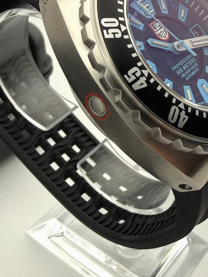 Luminox | Deep Dive 1500 Series | Automatic | 44mm | 500m Diver | NOS | Full Set - Image 4 of 4