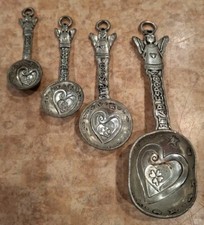 ¡4 cucharas medidoras de acero inoxidable ángeles y corazones!