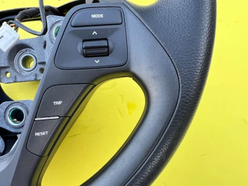 2011-2017 KIA FORTE STEERING WHEEL BLACK WITH CRUISE & FUNCTIONS OEM - Image 3 of 4