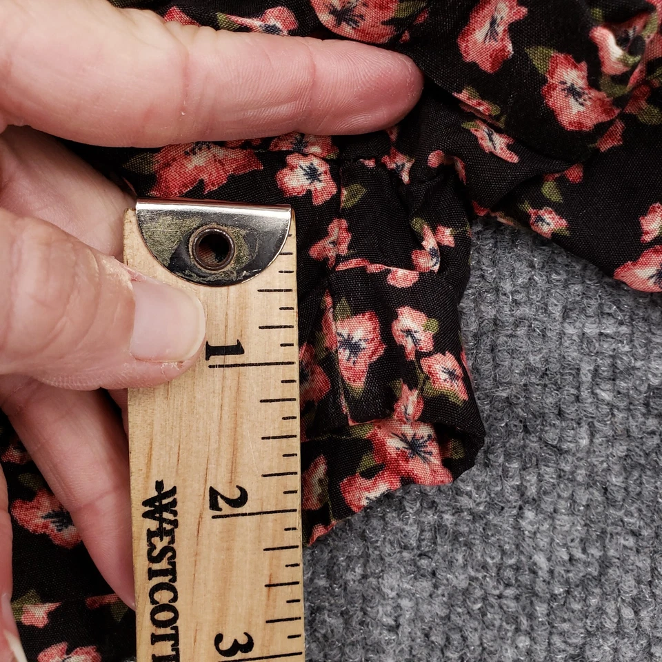 Pantalones Cortos Forever 21 Para Mujer S Pequeños Negros Rojos Florales Tiro Medio Cremallera Verano Flor Foto 3 de 4