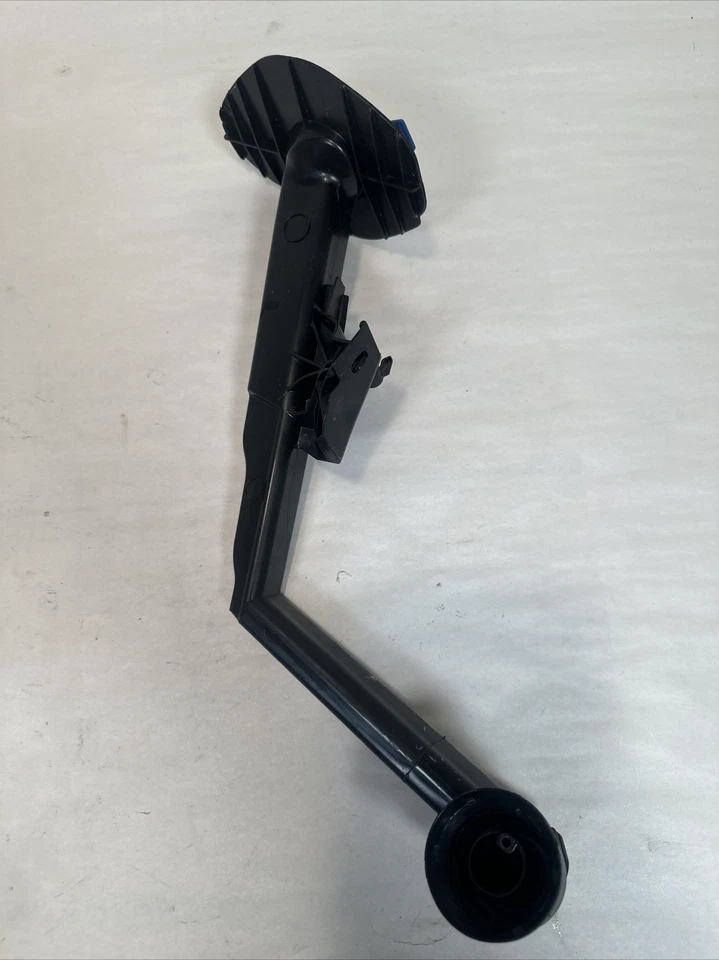 Mercedes Benz 2023 genuino GLC43 AMG cuello de llenado delantero 2138690066 Foto 3 de 4