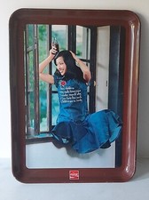 PLATEAU MÉTAL COCA COLA VINTAGE ANNÉES 70 FILLE ASIATIQUE AVEC LA BOUTEILLE RARE