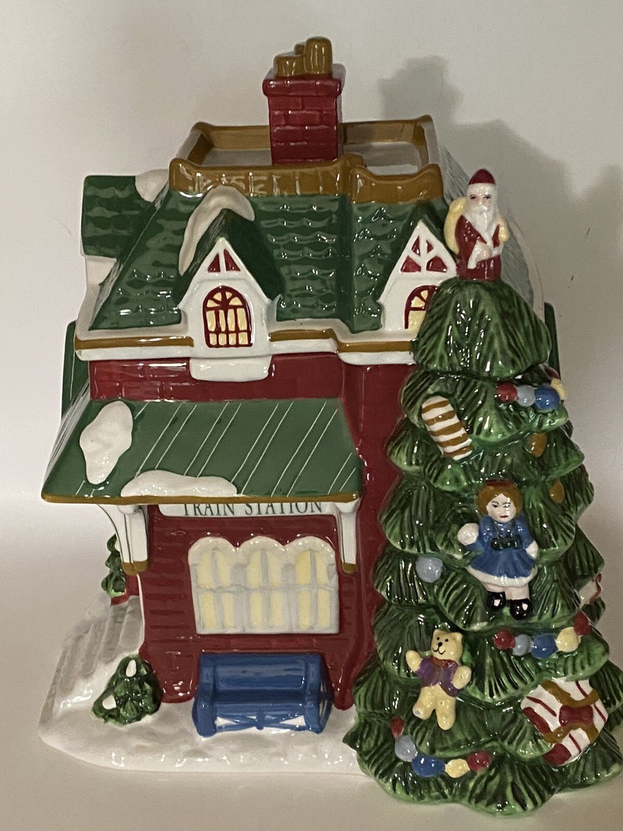 スポード　TRAIN STATION クッキージャー　陶器製 SPODE CHRISTMAS TREE VILLAGE TRAIN STATION COOKIE JAR | eBay