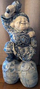 KUTANI PORCELAIN JAPANESE MEIJI PERIOD DAIKOKU INTRICATE SIGNATURE Bid: $350