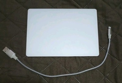 MAGIC TRACKPAD 2 - WHITE + LIGHTNING CABLE - Apple A1535