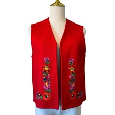 Vintage Matyo Folk Art Hungarian Red Felt Embroidered Floral Vest 164-92 M NWT