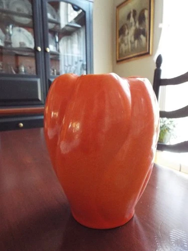 Vintage STANGL  #3034 Spiral Tangerine7" tall vase [RARE]