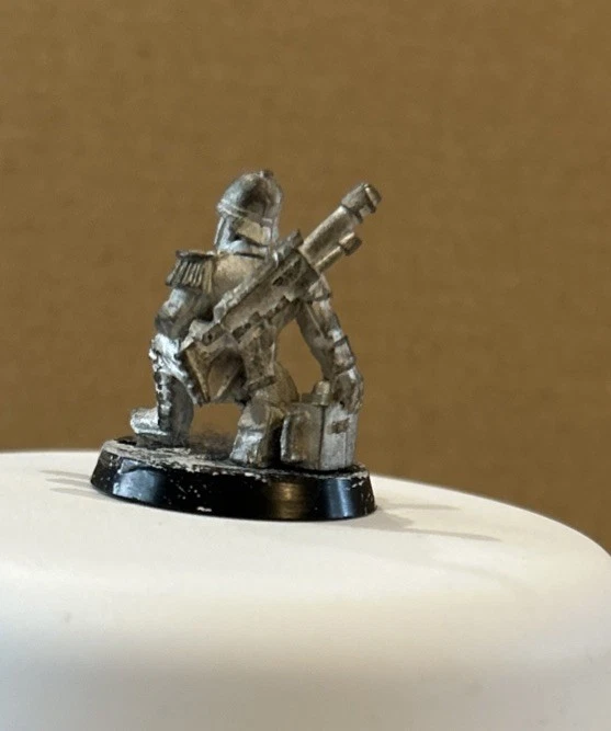 Warhammer 40K Imperial Guard Praetorian Heavy Las cannon Gunner - Metal OOP — 第 3/3 张图片