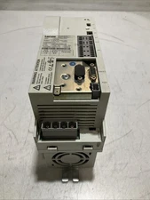 LENZE  ECSEA008C4B  DRIVE  VARIABLE FREQUENCY CONTROLLER INVENTER   XE25