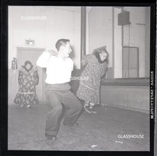 ESQUIMALES INUIT DANZA ALASKA, AÑOS 50 NEGATIVO