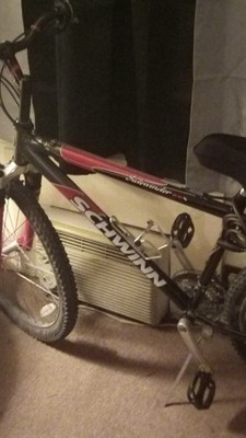 Schwinn Sidewinder 2.6 Mountain Bike 26'' Black Red White Kickstand