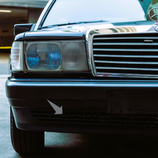 Abdeckung Abschlepphaken Mercedes 190 W201 1982&ndash;1989 &ndash; Ref. 2018800505