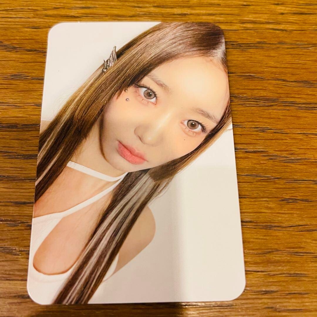 STAYC Japan 3rd Single LIT Official photocard complete set STAYC Japan 3rd Single LIT Official photocard complete set