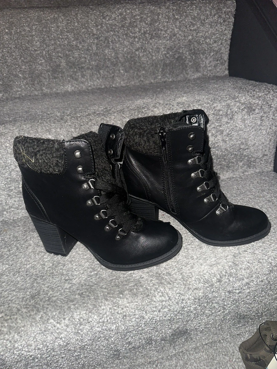 Black boots size 5.5 deals