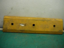 JOHN DEERE BOLT ON CUTTING EDGE AT314213