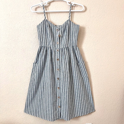 Davi & Dani Size M Women Blue Stripes Elastic Back Button Cami Dress w/ Pockets