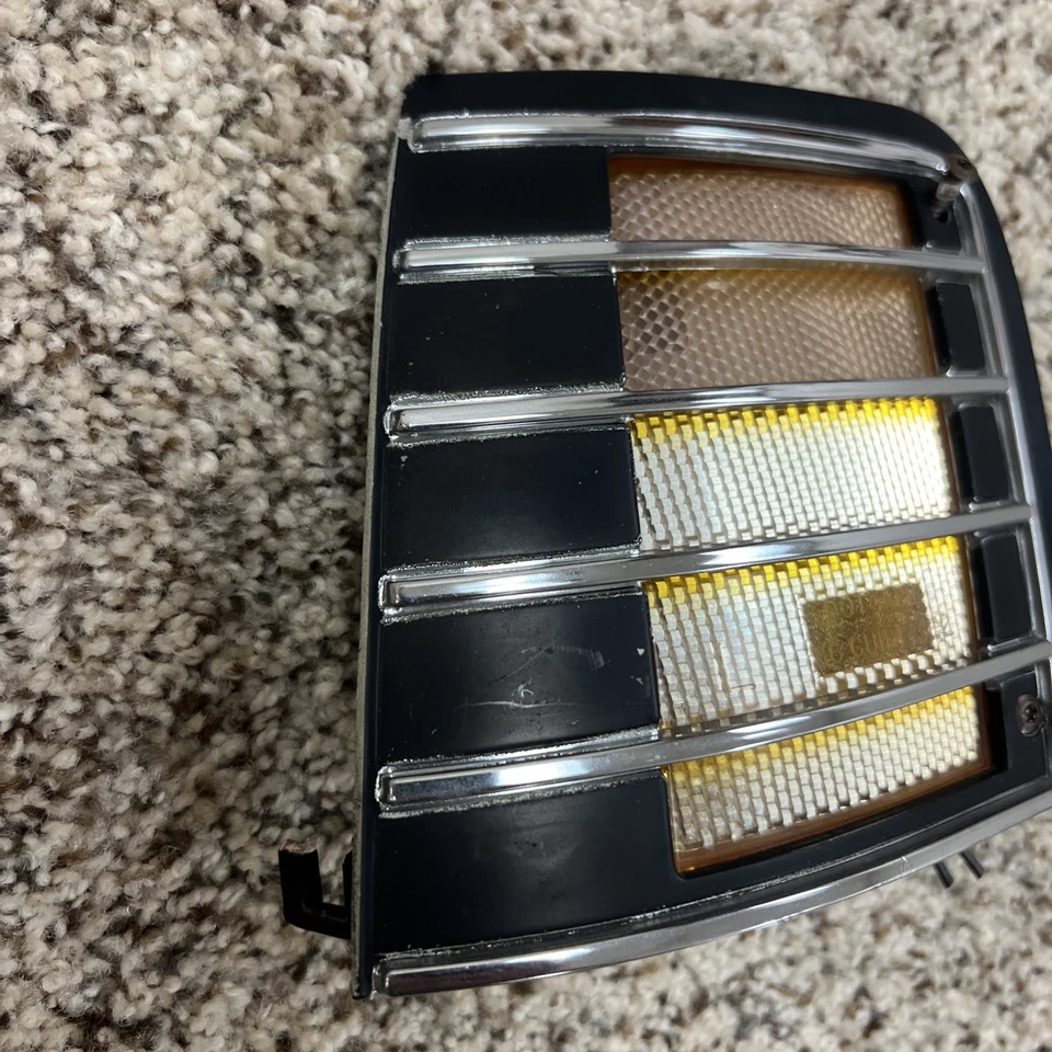 Oldsmobile Toronado 1987 conductor señal de giro lámpara 16504445 OEM usado Foto 2 de 4