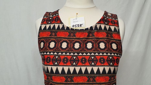 H&M Reds & Blacks Pullover Sleeveless Crew Neck 70s Style A Line Dress Size 10 S - Picture 3 of 17