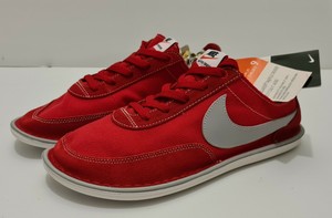 nike waffle cruiser