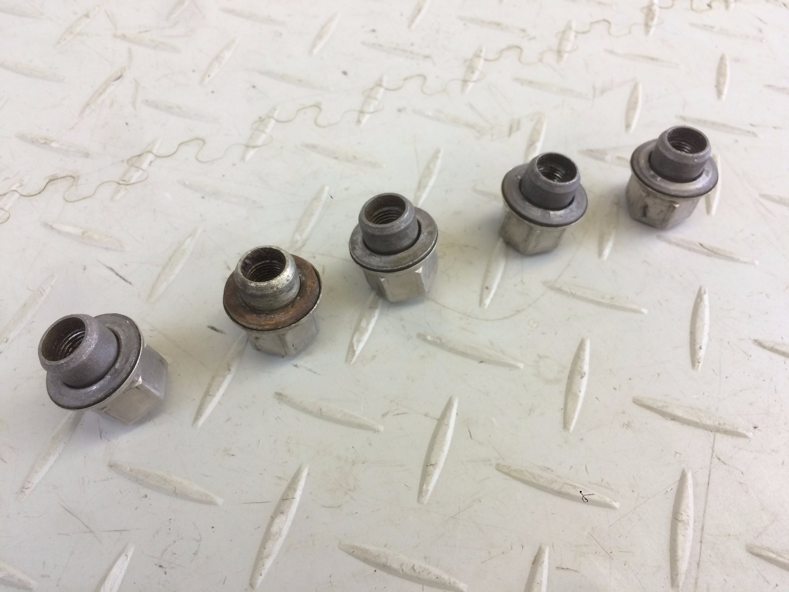 Jaguar XJS XJ6 XJ XJ40 XK8 Wheel Nut Lug Bolt Stud Hub Kit Car XJR
