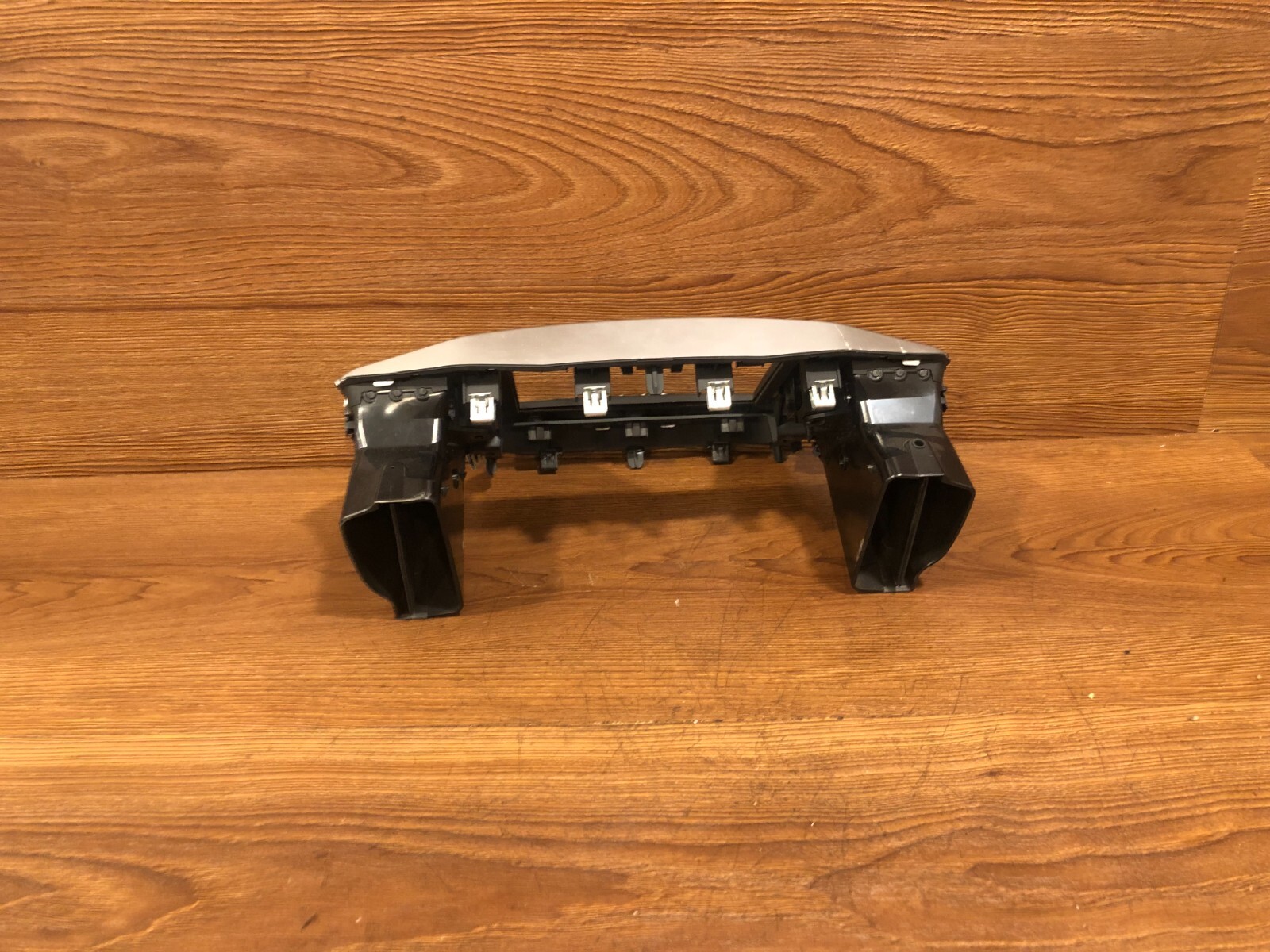 2014-2016 MASERATI GHIBLI NAVIGATION SCREEN DASH AIR VENTS W/ TRIM BEZEL OEM