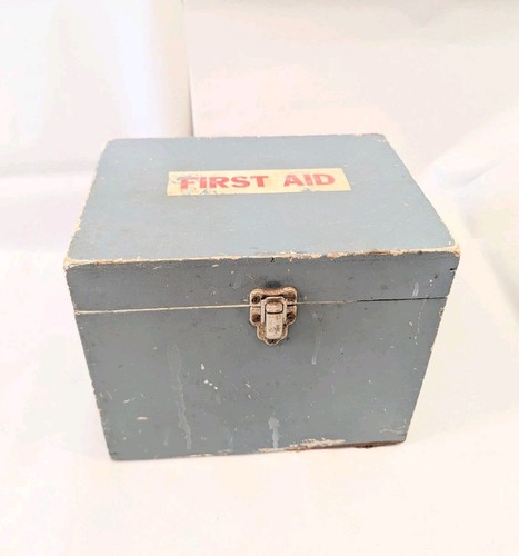 Vintage 1950s 1960s First Aid Medicine Box Wood Blue Prop Empty Deceased Estate - Picture 1 of 19