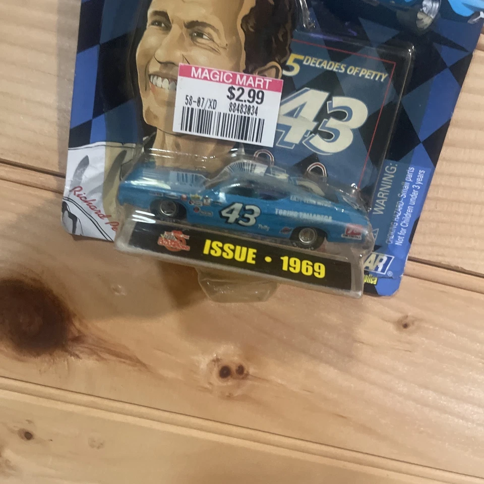 ВЫПУСК 1969 Richard Petty Racing 50-летие 1999 NASCAR литой 1/64 #43 - Изображение 2 из 4