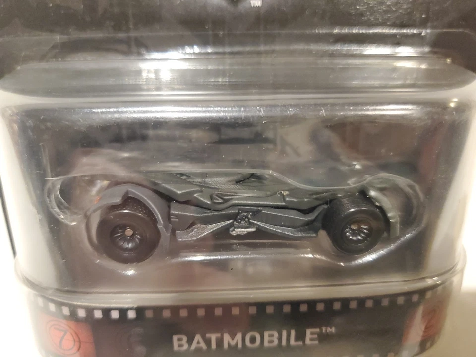 Hot Wheels 2015 Retro Entertainment Batman v Superman Dawn of Justice Batmobile - Image 3 of 4