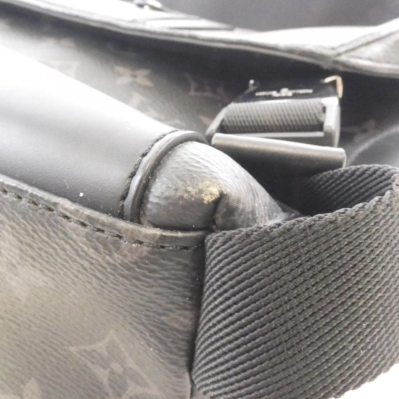Authentic LOUIS VUITTON Monogram Eclipse Messenge… - image 3