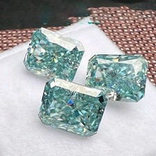 AAA+ 8x6mm Radiant Cut Green Lab-Grown Emerald VS1 Clarity, n317