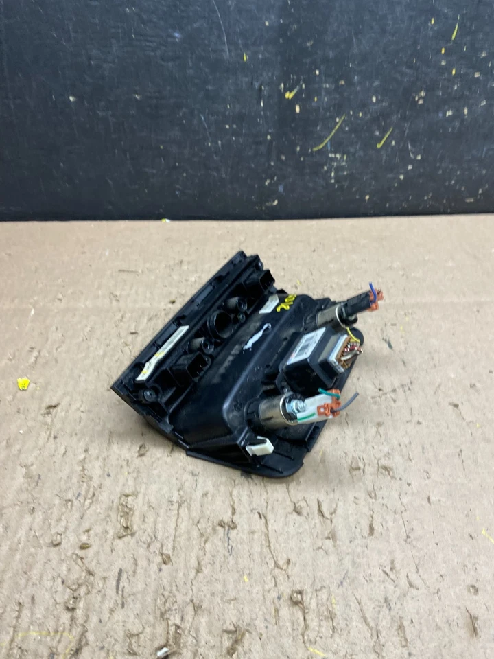 2011-2013 Kia Sorento Center Console Aux USB Power Outlet T6318 DG - image 4 of 4