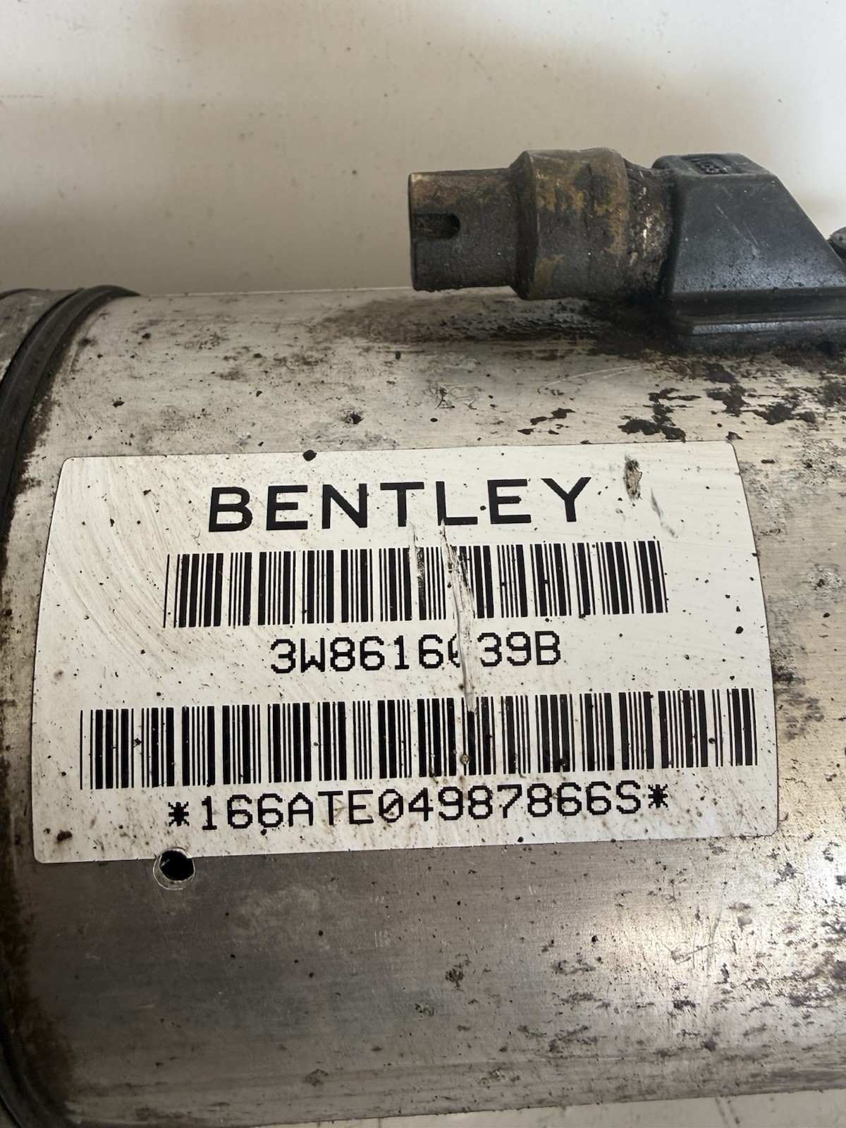 2003-2018 Bentley Flying Spur GT Front Left Air Shock Strut 3W8616039B OEM 2847