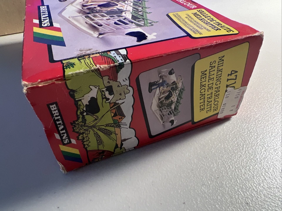 Vintage Britains Farm Milking Parlour - Image 4 of 4