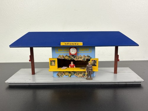 American Flyer Mini-Craft 700 Newark NJ Masonite Wood News stand - MINT cond. - 第 1/17 張圖片