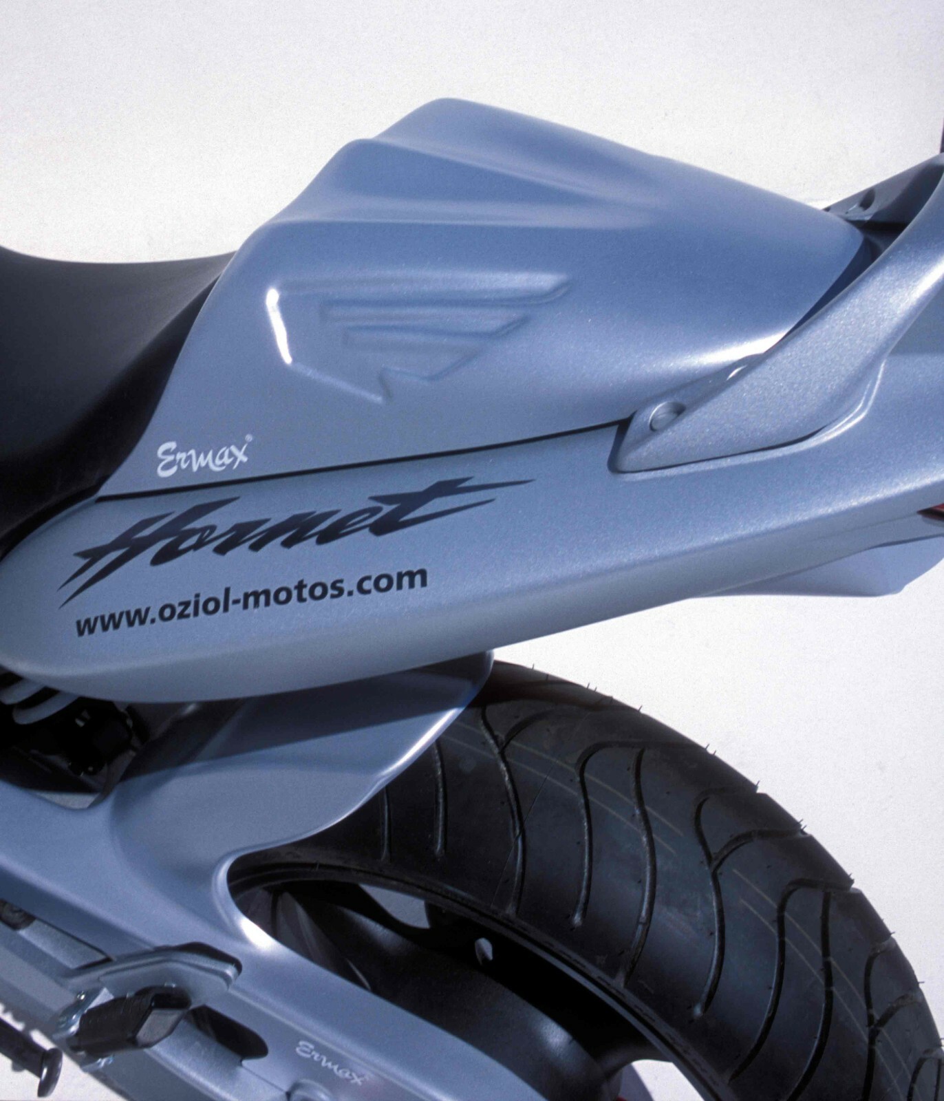 Capot de selle Ermax pour Honda CB 600 N Hornet 2003-2006 en version brut à peindre