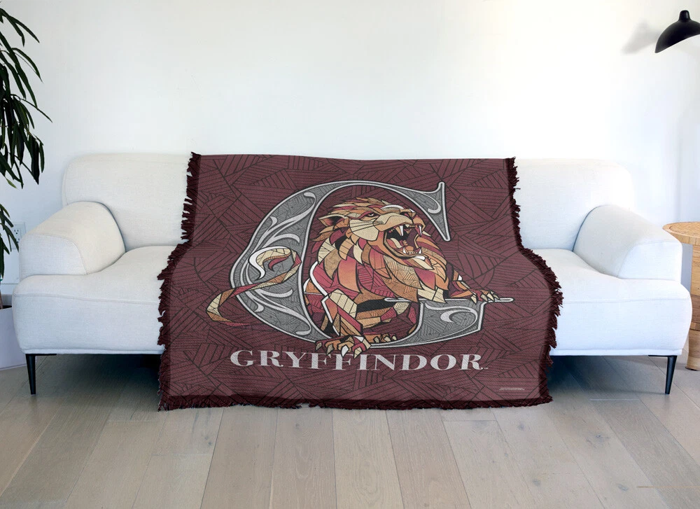 Harry Potter Blanket, 50"x60" Line Style Gryffindor Woven Blend Throw