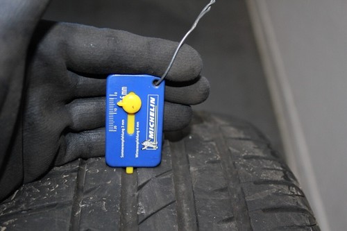 Komplettradsatz Sommer Mini R56 195/60R16 Alufelge 6,5x16 ET48 DOT 17/19 - Picture 10 of 21